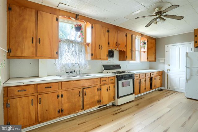 826 FERN PL, York, PA 17404