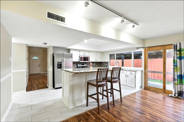 1824 Castille Drive, Carrollton, TX 75007