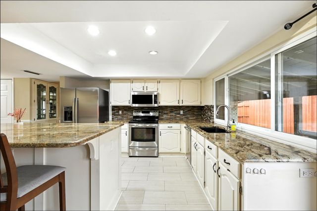 1824 Castille Drive, Carrollton, TX 75007