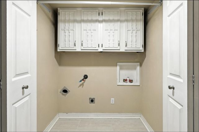 1824 Castille Drive, Carrollton, TX 75007