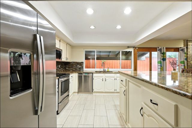 1824 Castille Drive, Carrollton, TX 75007