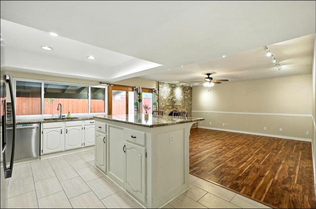 1824 Castille Drive, Carrollton, TX 75007