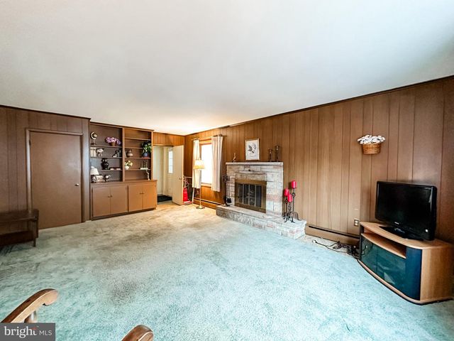 82 E MAIN ST, Lonaconing, MD 21539