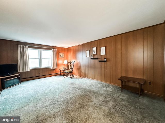 82 E MAIN ST, Lonaconing, MD 21539