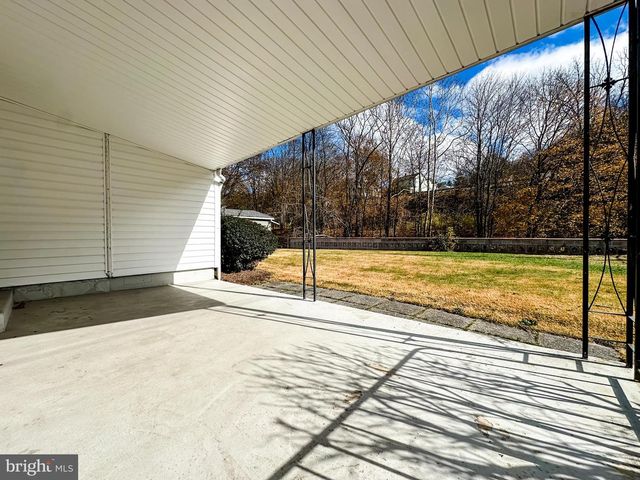 82 E MAIN ST, Lonaconing, MD 21539