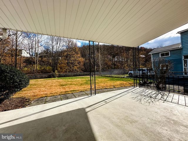 82 E MAIN ST, Lonaconing, MD 21539