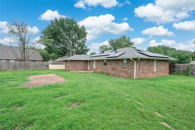 2205 Canyon Circle, Bonham, TX 75418