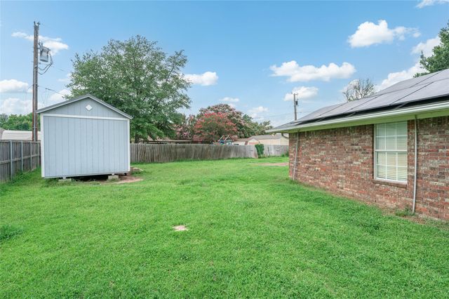 2205 Canyon Circle, Bonham, TX 75418