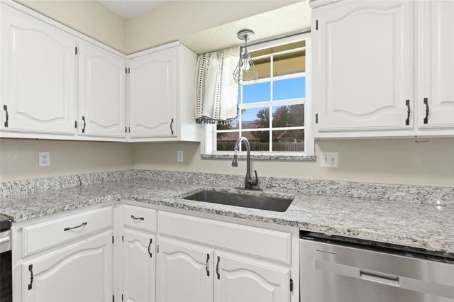 2205 Canyon Circle, Bonham, TX 75418