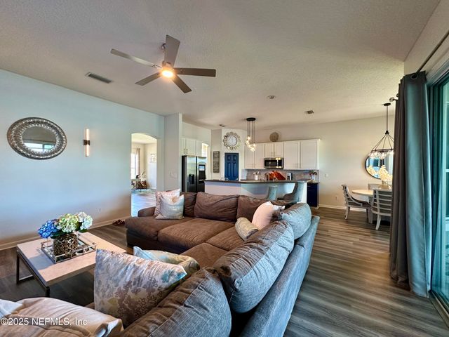 3867 N JULIET LEIA Circle, Jacksonville, FL 32218