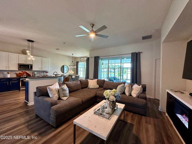 3867 N JULIET LEIA Circle, Jacksonville, FL 32218
