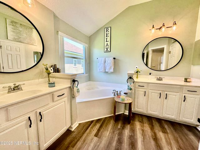 3867 N JULIET LEIA Circle, Jacksonville, FL 32218