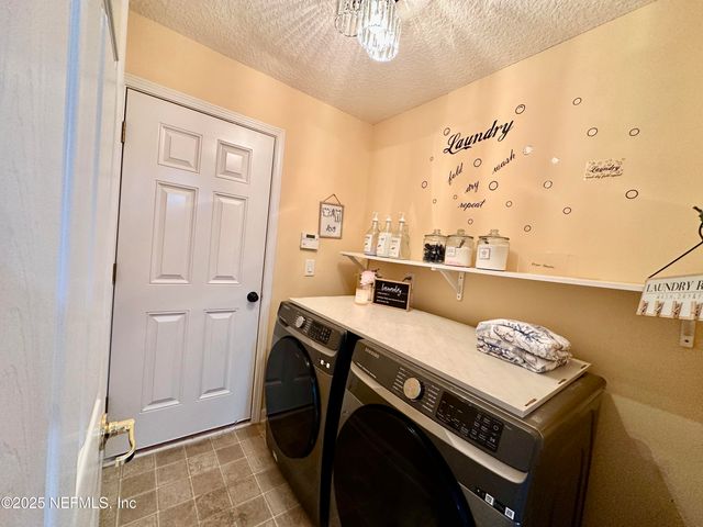 3867 N JULIET LEIA Circle, Jacksonville, FL 32218