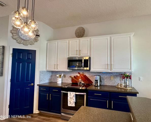 3867 N JULIET LEIA Circle, Jacksonville, FL 32218