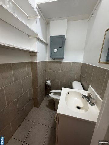 3420 Bergenline Avenue, Union City, NJ 07087