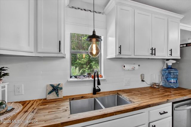 309 Beverly Street, Bay Saint Louis, MS 39520