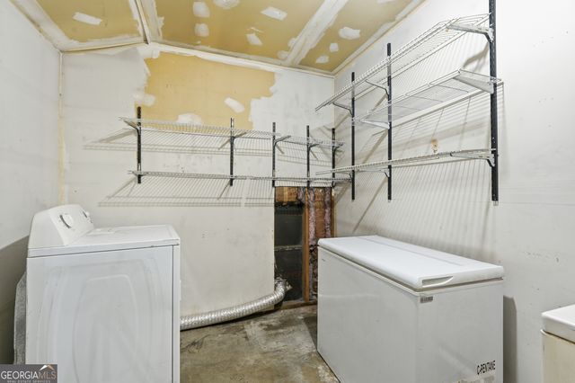 8 Regent Drive, Savannah, GA 31406