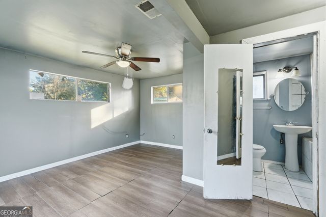 8 Regent Drive, Savannah, GA 31406