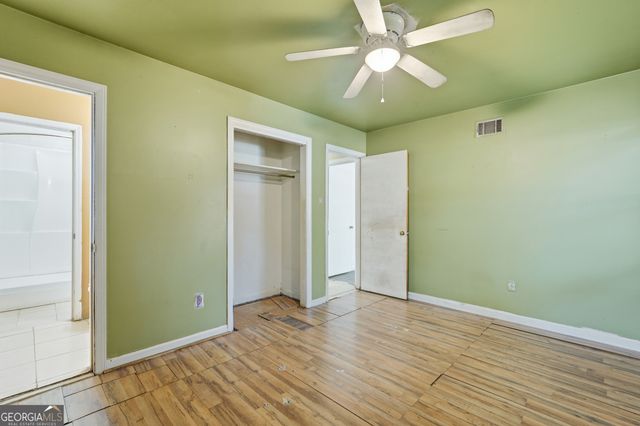 8 Regent Drive, Savannah, GA 31406