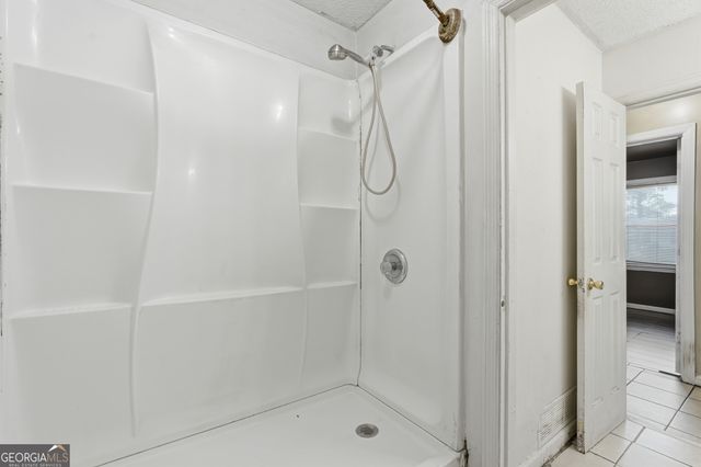 8 Regent Drive, Savannah, GA 31406