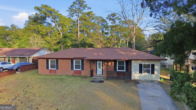8 Regent Drive, Savannah, GA 31406