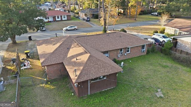 8 Regent Drive, Savannah, GA 31406