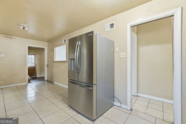 8 Regent Drive, Savannah, GA 31406