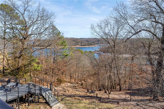 22 Ravenshoe Road, Rogers, AR 72756