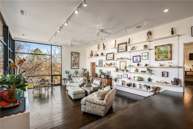 22 Ravenshoe Road, Rogers, AR 72756