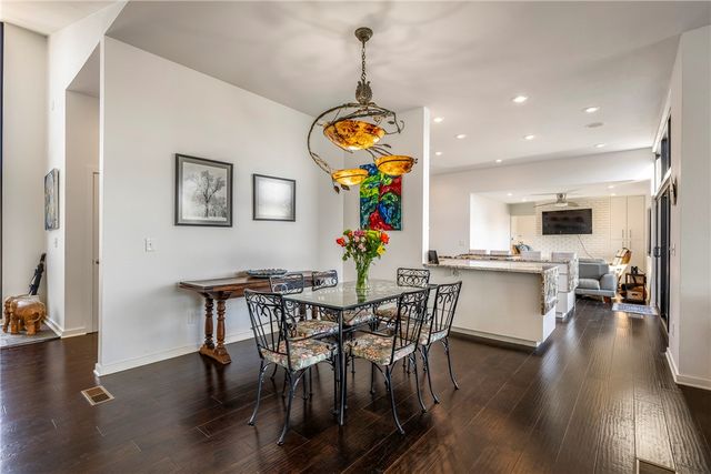 22 Ravenshoe Road, Rogers, AR 72756