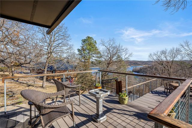 22 Ravenshoe Road, Rogers, AR 72756