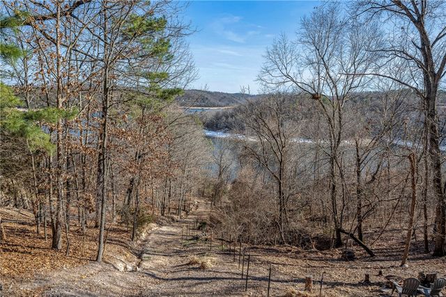 22 Ravenshoe Road, Rogers, AR 72756