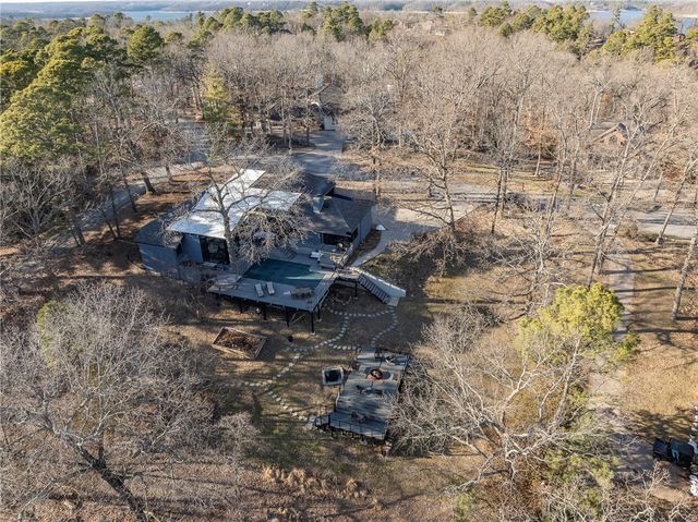 22 Ravenshoe Road, Rogers, AR 72756