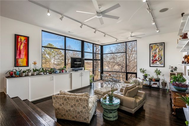 22 Ravenshoe Road, Rogers, AR 72756