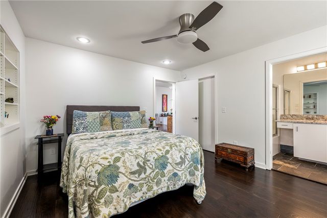 22 Ravenshoe Road, Rogers, AR 72756