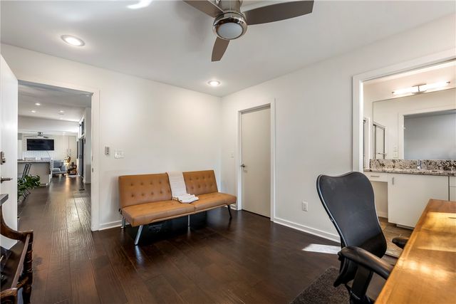 22 Ravenshoe Road, Rogers, AR 72756