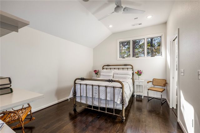 22 Ravenshoe Road, Rogers, AR 72756