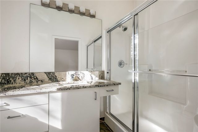 22 Ravenshoe Road, Rogers, AR 72756