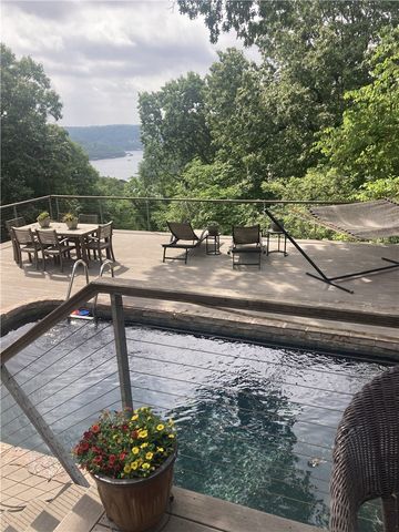 22 Ravenshoe Road, Rogers, AR 72756