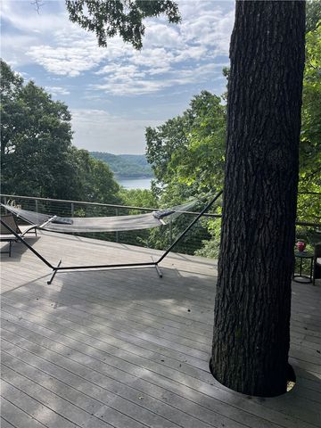 22 Ravenshoe Road, Rogers, AR 72756