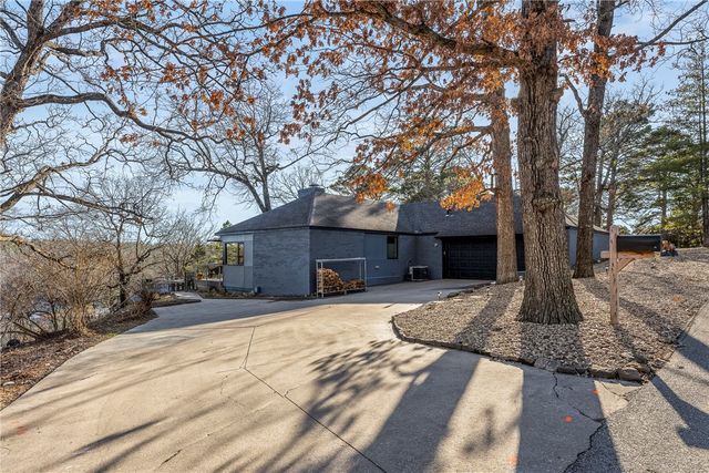 22 Ravenshoe Road, Rogers, AR 72756