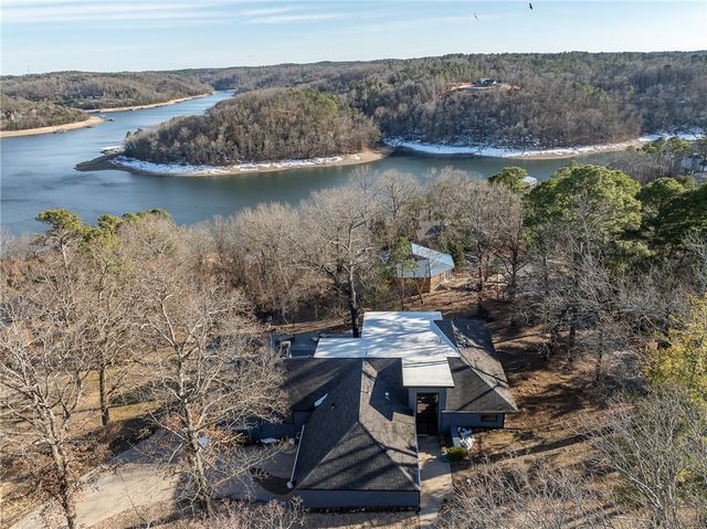 22 Ravenshoe Road, Rogers, AR 72756