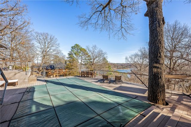 22 Ravenshoe Road, Rogers, AR 72756