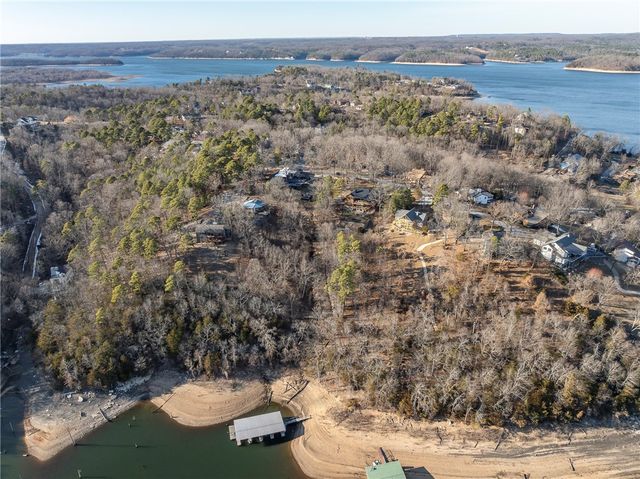 22 Ravenshoe Road, Rogers, AR 72756