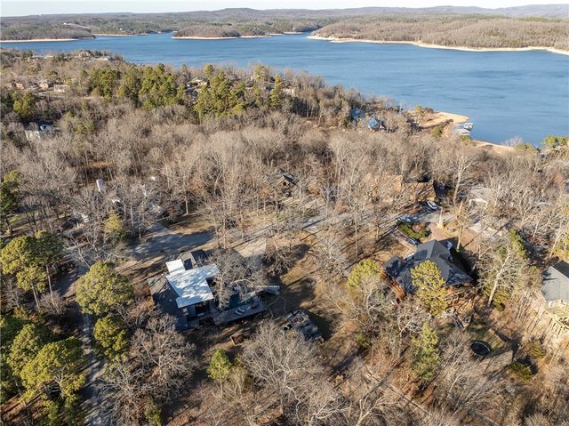 22 Ravenshoe Road, Rogers, AR 72756