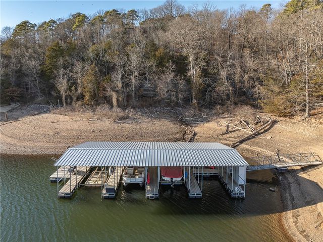 22 Ravenshoe Road, Rogers, AR 72756