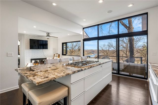 22 Ravenshoe Road, Rogers, AR 72756