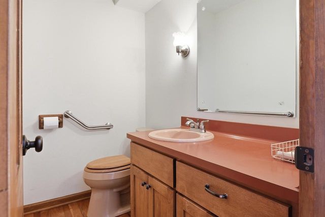 8541 W Midland DRIVE, Greendale, WI 53129