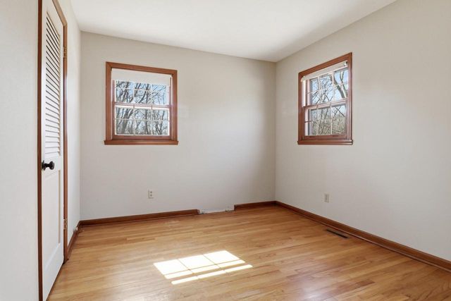 8541 W Midland DRIVE, Greendale, WI 53129