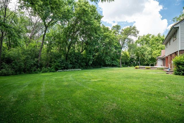 8541 W Midland DRIVE, Greendale, WI 53129